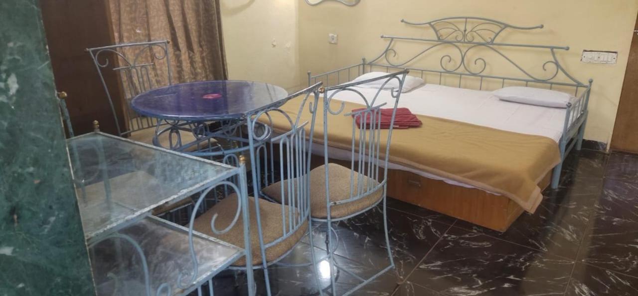 Hotel Hilltone- Matheran Kültér fotó